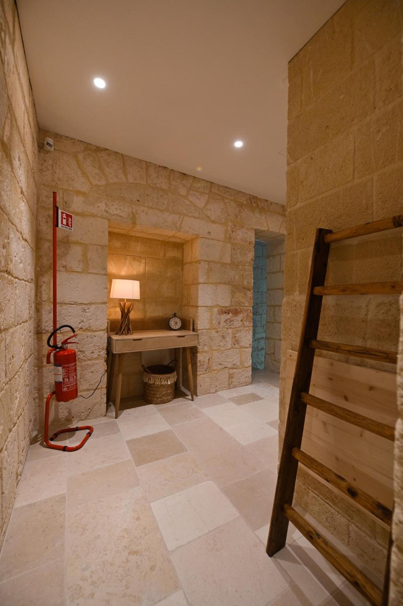 לינה וארוחת בוקר בארי Palazzo Momi מראה חיצוני תמונה