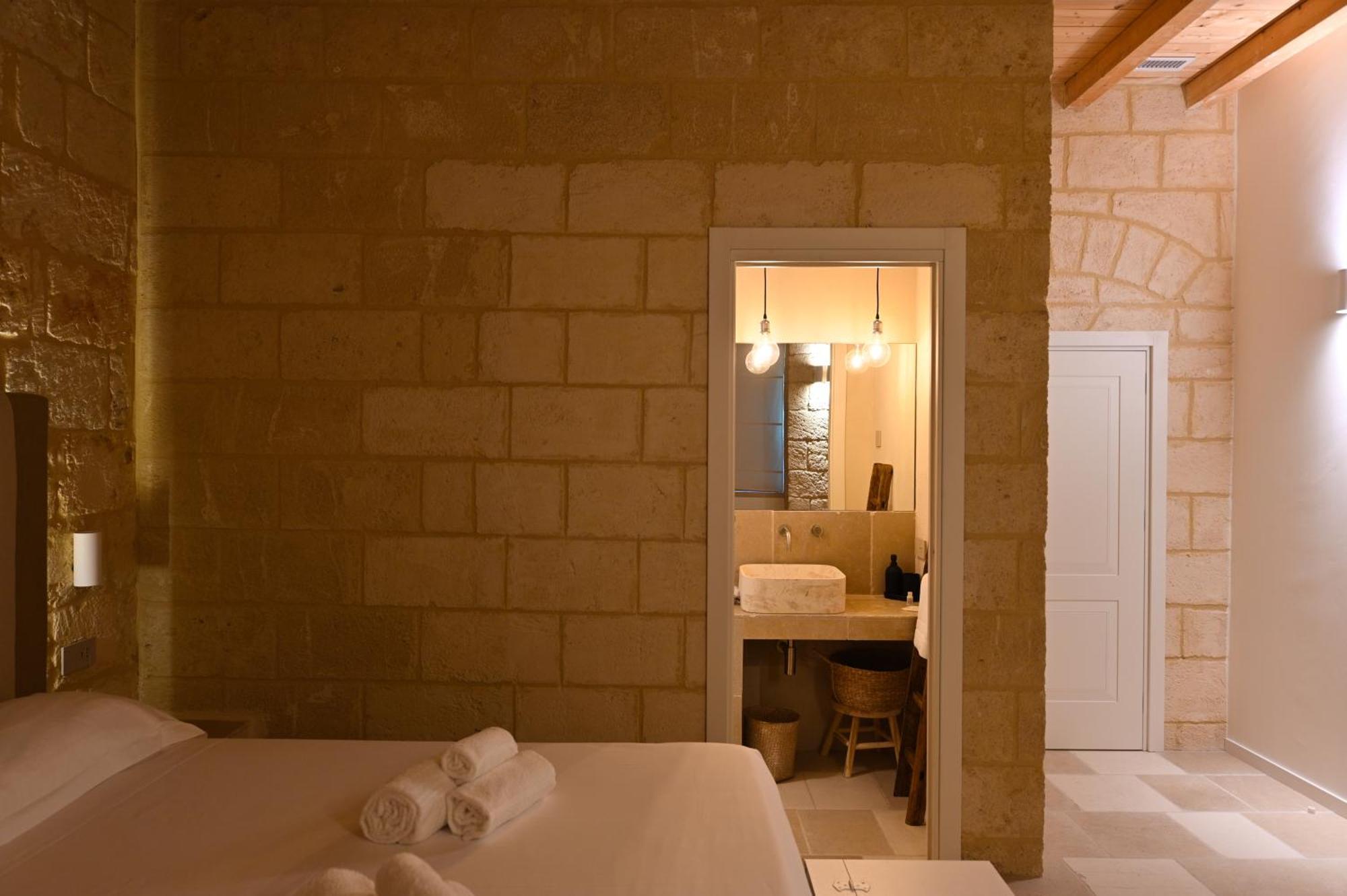 לינה וארוחת בוקר בארי Palazzo Momi מראה חיצוני תמונה